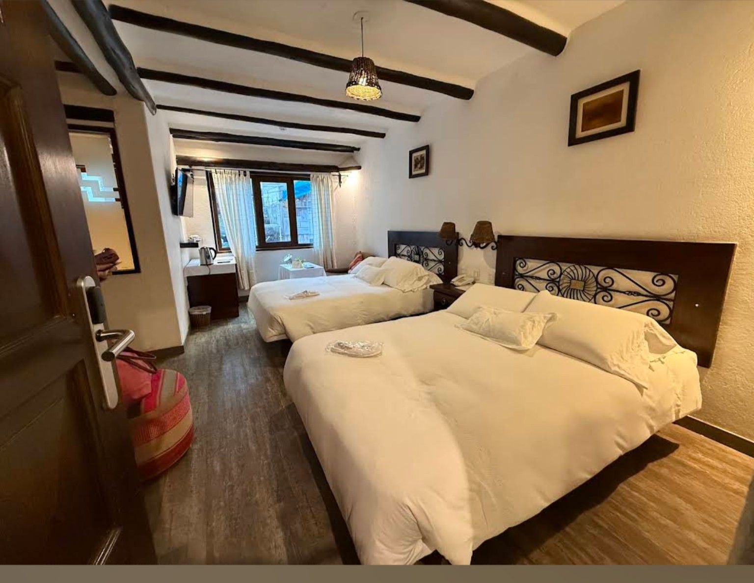 Aguas Calientes guest room