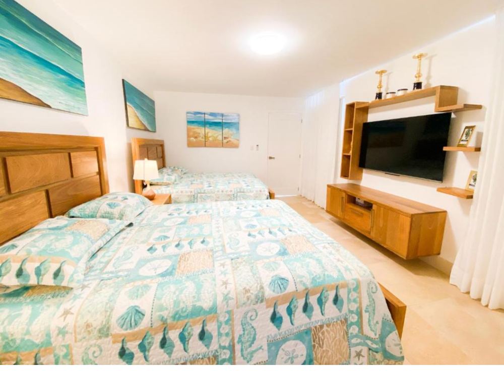Bedroom with seashell bedding